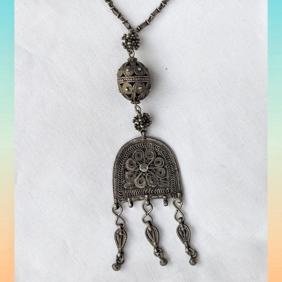 *SOLD* Antique Ladakhi Bedouin filigree amulet pendant ball & bar link necklace - Picture 4 of 10